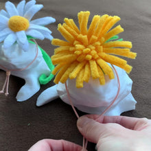 Load and play video in Gallery viewer, Small animal Hat, Bearded Dragon Hat, Flower Hat, The Dandy Hat

